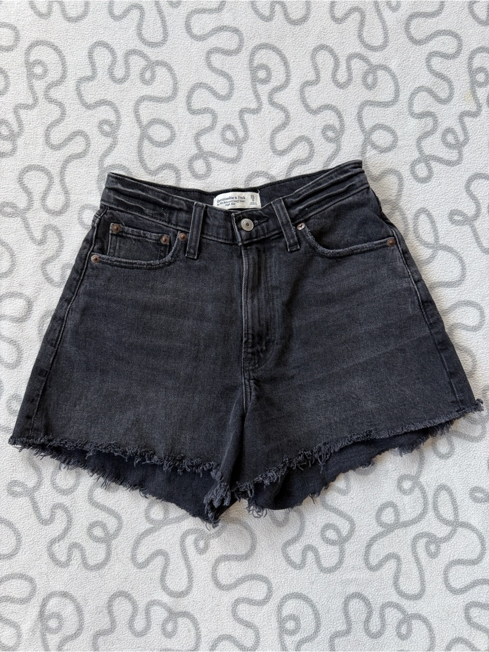 Abercrombie & Fitch The 90s Relaxed Cutoff Short High Rise